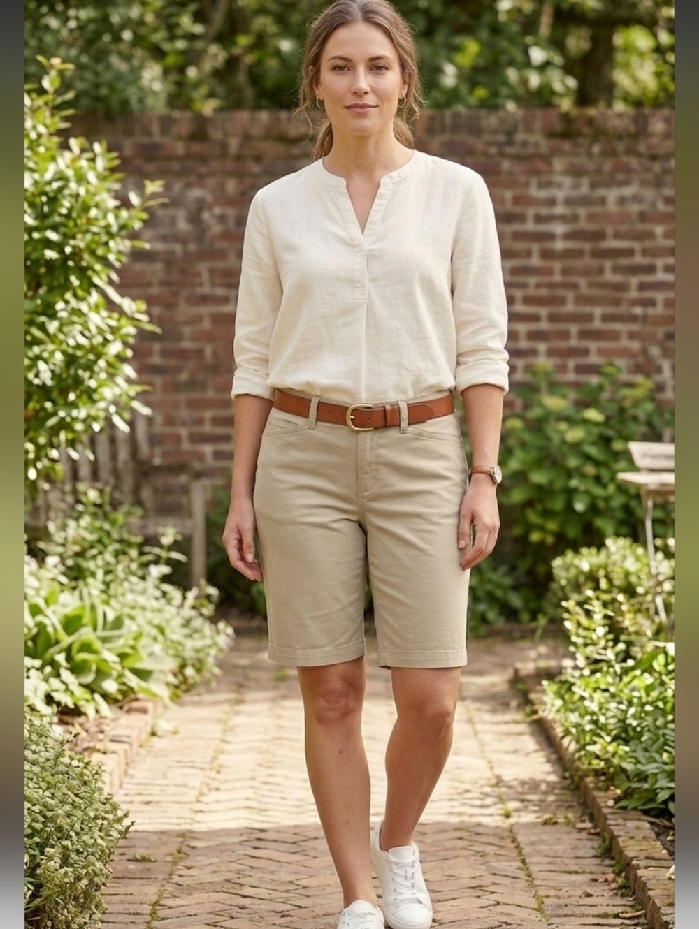 Eddie Bauer Legend Wash Curvy Chino Shorts Khaki Beige Stretch Petite 4 P4